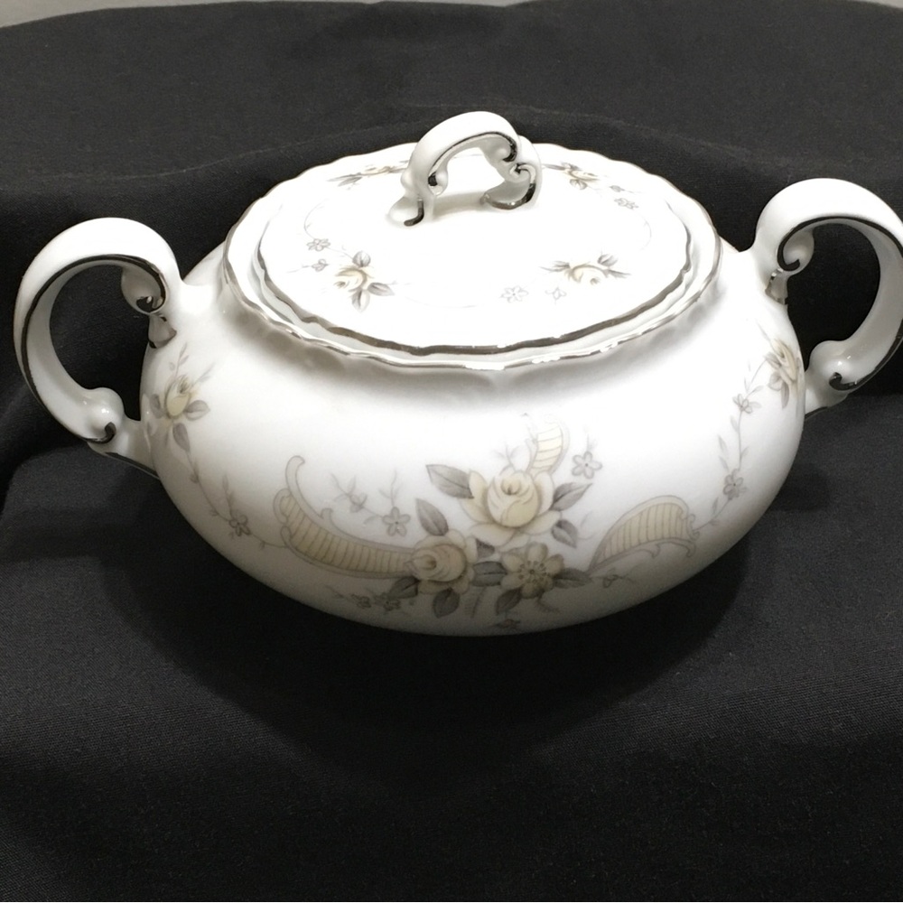 Ashcraft Queen Anne Sugar Bowl & Lid Vintage‎ Yellow & Grey Floral Silver Trim